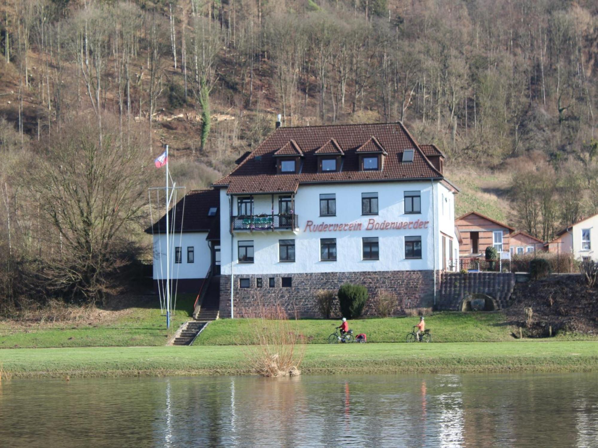 Beautiful Apartment In Bodenwerder With Balcony ภายนอก รูปภาพ